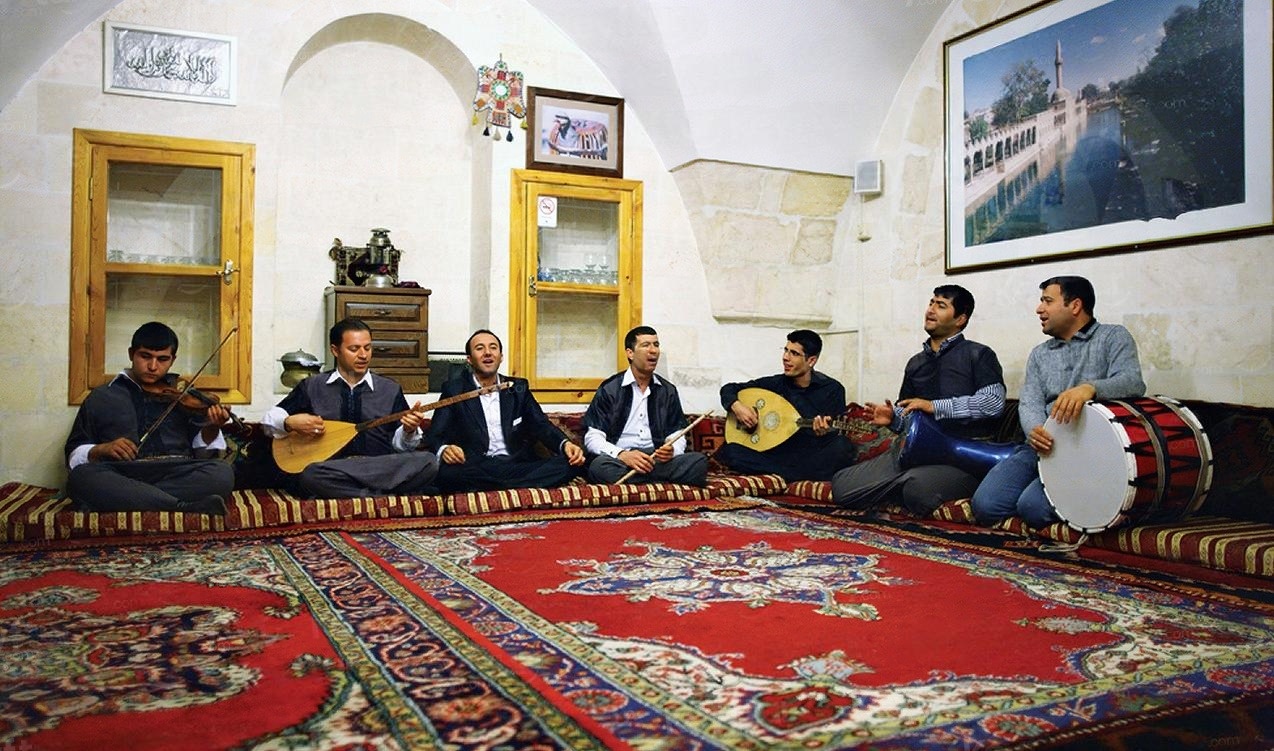 Balıklı Göl ve Sıra Gecesi Turu - GÜNÜBİRLİK TUR